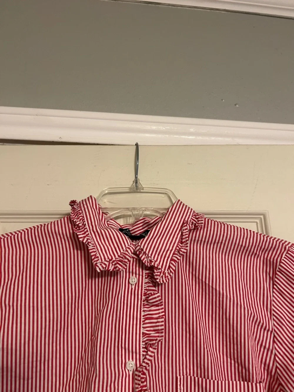 LiKe💙for 20% off🪁 J Crew red stripe regenerative cotton crop ruffle shirt